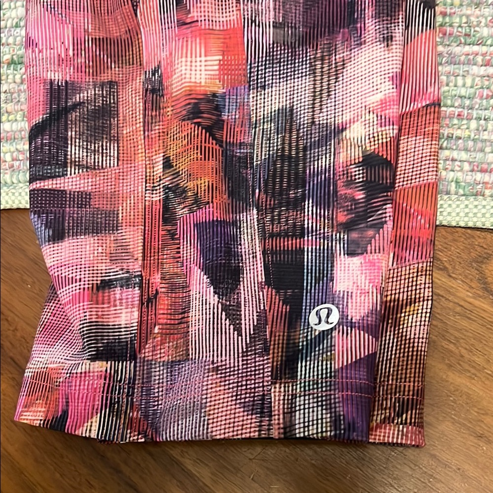 Lululemon Pink and Black Bike Shorts Artistic Design w/side pockets. - Picture 10 of 16